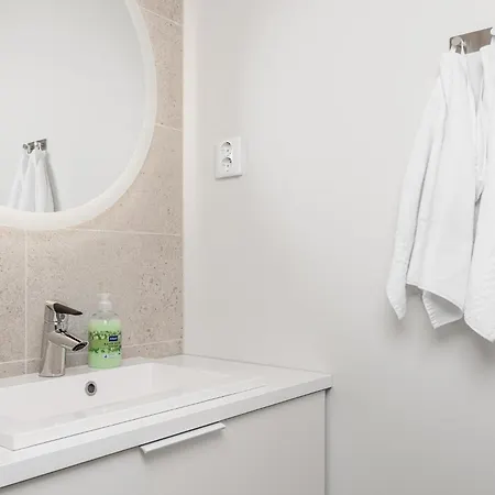 Borg Katarina - Riverside View Apartment