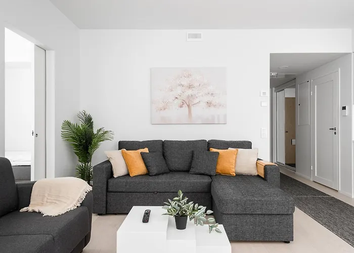 Borg Katarina - Riverside View アパート ポリ